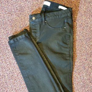 Jessica Simpson, Size 4, and Black